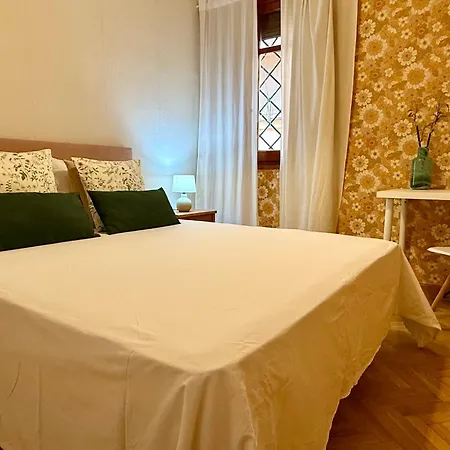 Cornisa Room, Bano Y Cocina Compartido アパート トレド