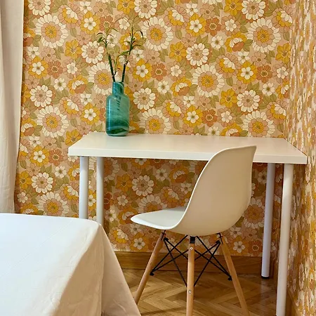 Cornisa Room, Bano Y Cocina Compartido アパート