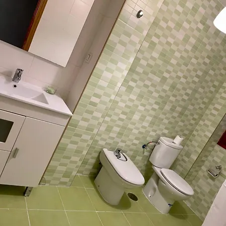 Cornisa Room, Bano Y Cocina Compartido * トレド